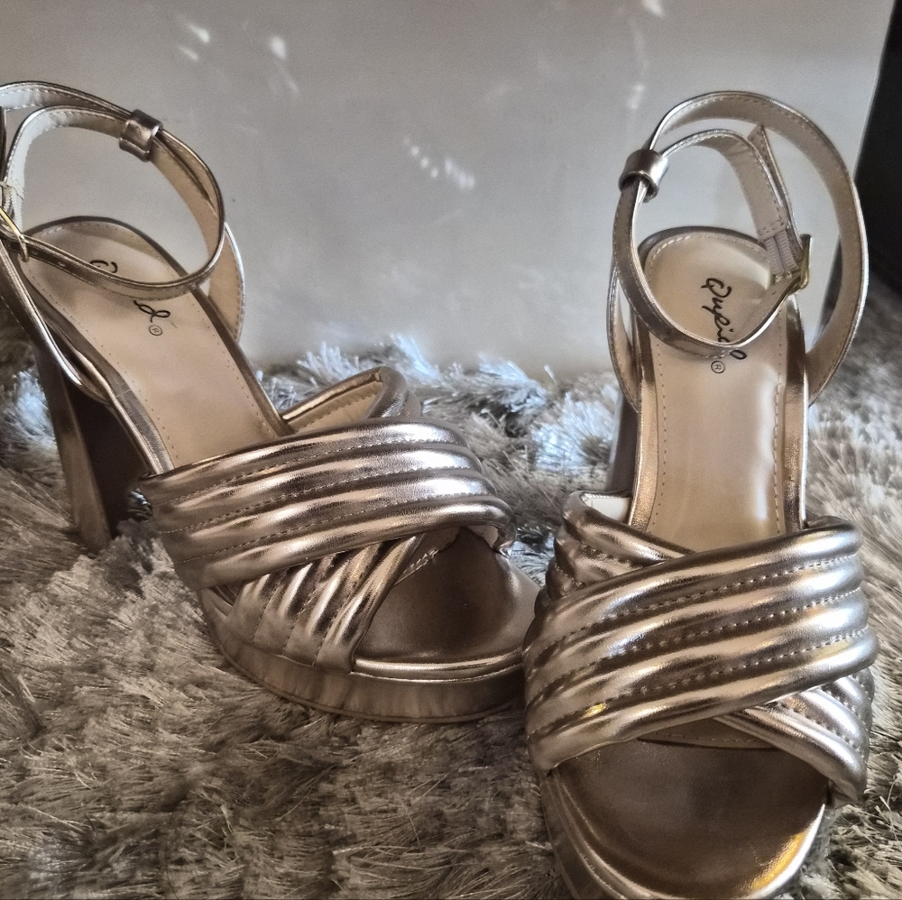 ☆ Elegant Blush Gold Platform Strappy Heels ☆